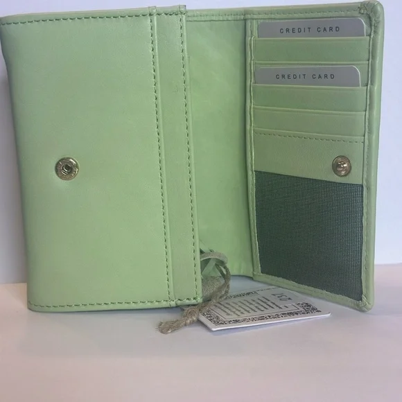 Handcrafted by Artisans Medium Woven Genuine Leather Bi-Fold Wallet. (D237) - Picture 6 of 7